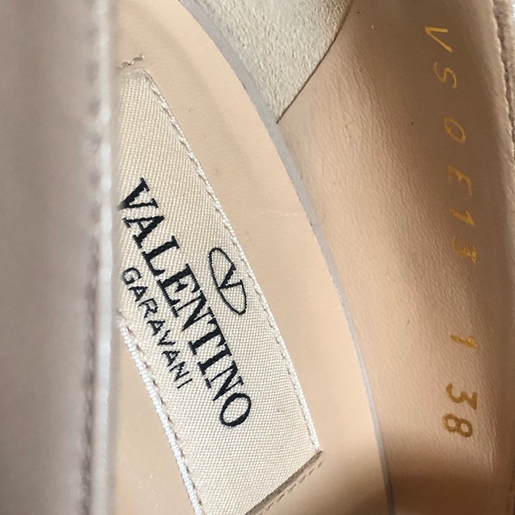 Valentino Garavani ankle strap rock stud pump sold - Picture 6 of 8